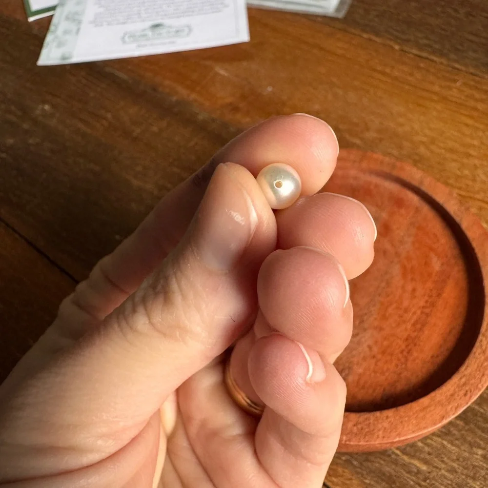 Na Hoku Pearl from Pearl Factory - 1/4” White - Picture 3 of 10